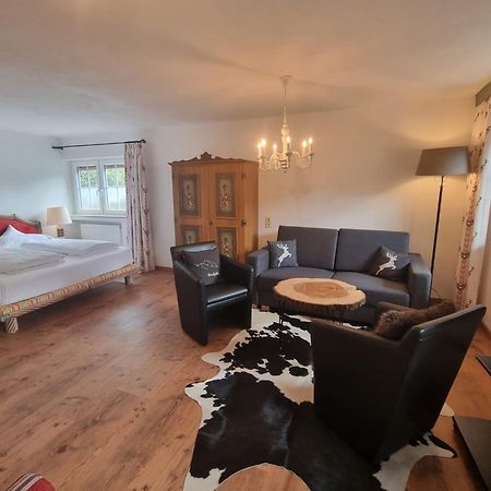 Gaestehaus Angela Garmisch-Partenkirchen Bagian luar foto