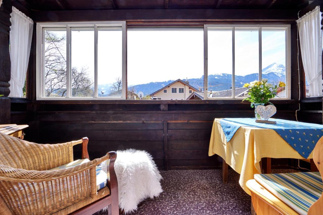 Gaestehaus Angela Garmisch-Partenkirchen Bagian luar foto