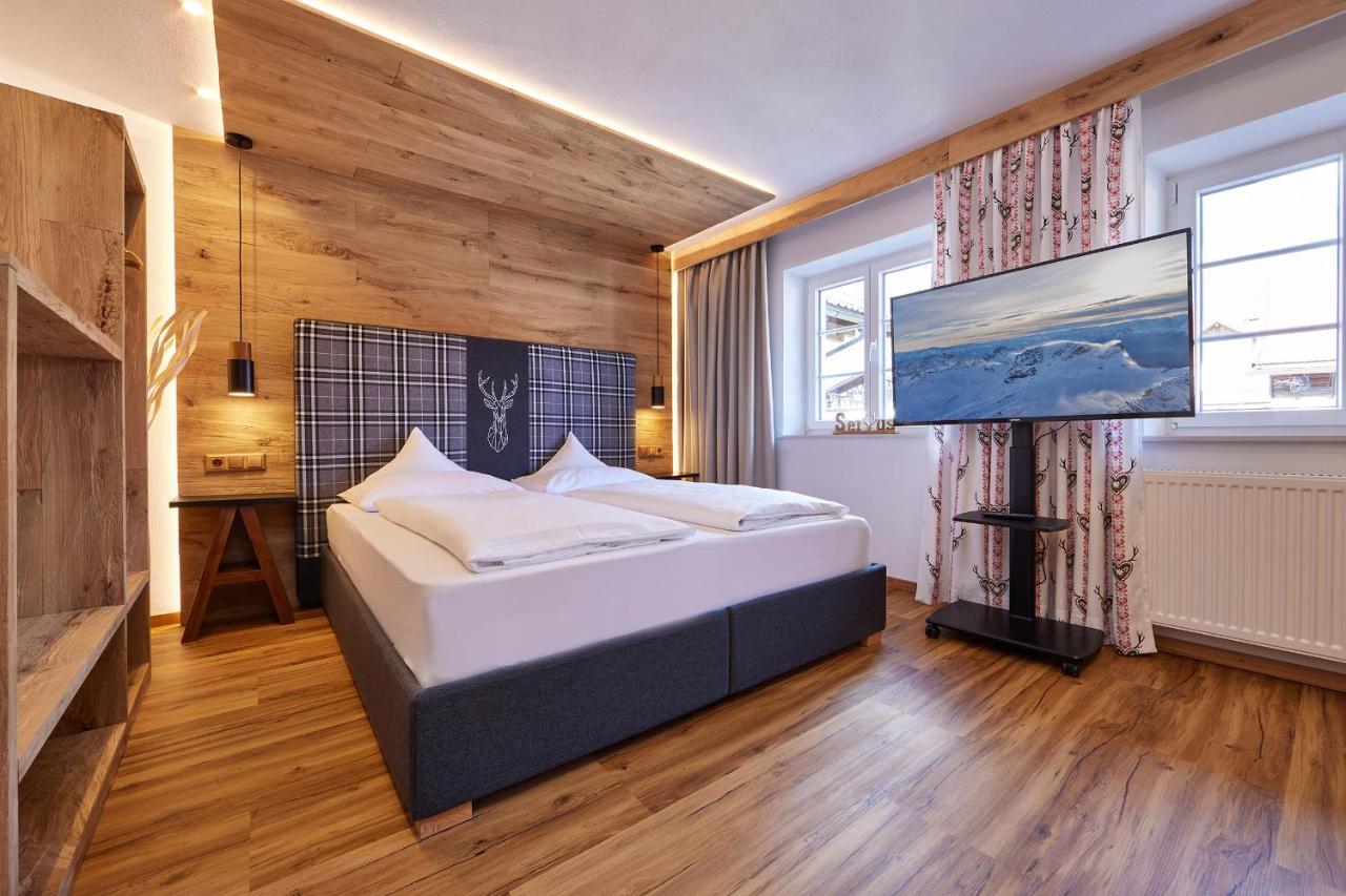 Gaestehaus Angela Garmisch-Partenkirchen Bagian luar foto