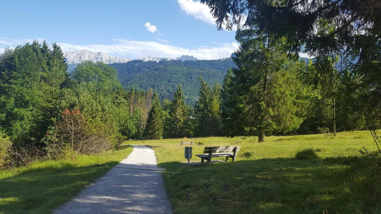 Gaestehaus Angela Garmisch-Partenkirchen Bagian luar foto
